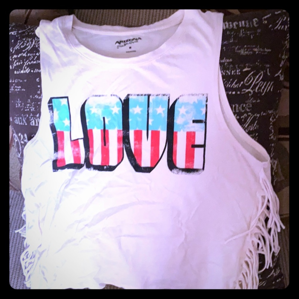 Medium cut off shirt with fringes